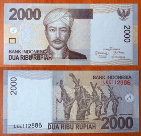 Индонезия 2000 рупий 2011 aUNC (проколы от степлера)
